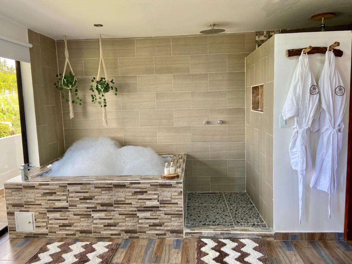 Cabanas Con Jacuzzi Y Chimenea - Casa Floral, מרינייה מראה חיצוני תמונה