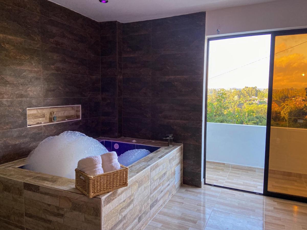 Cabanas Con Jacuzzi Y Chimenea - Casa Floral, מרינייה מראה חיצוני תמונה